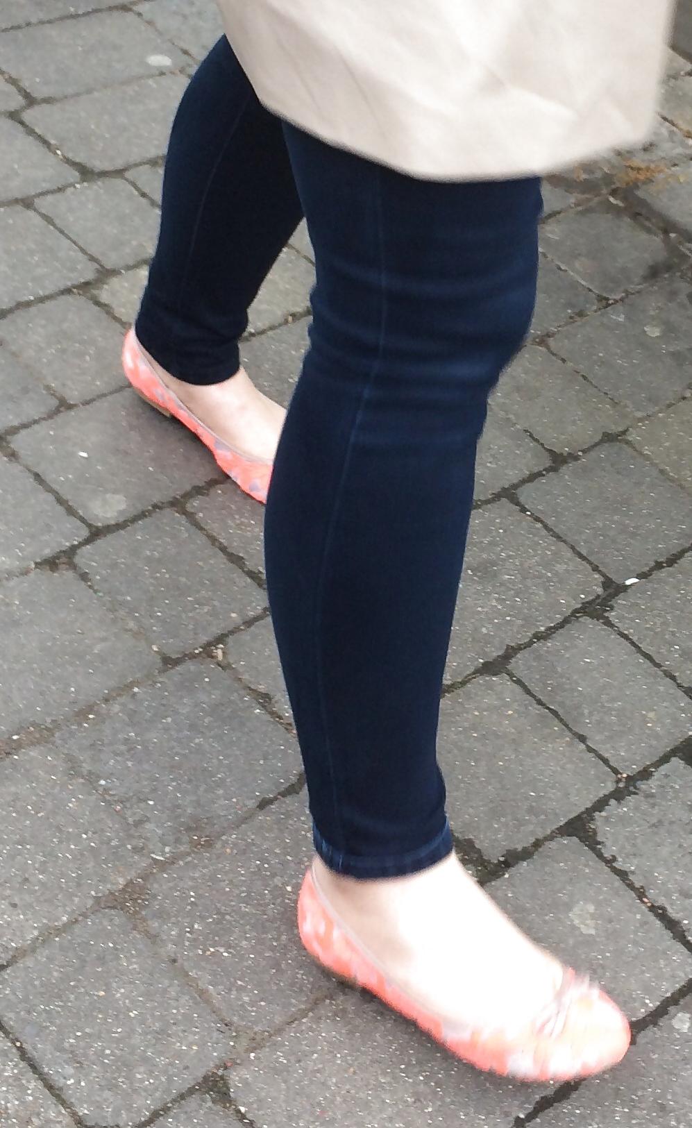 14P Legs, tits and ass I wank over