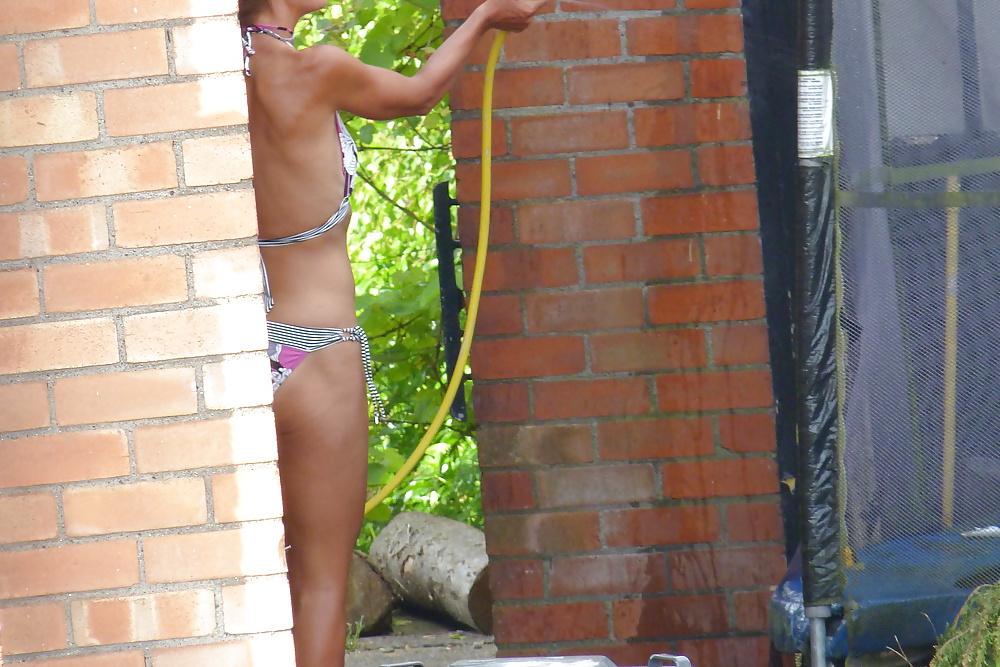 12P Neighbours voyeured 2