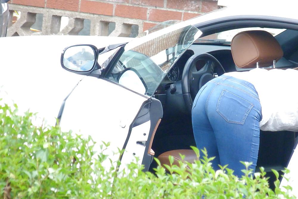 12P Neighbours voyeured 2