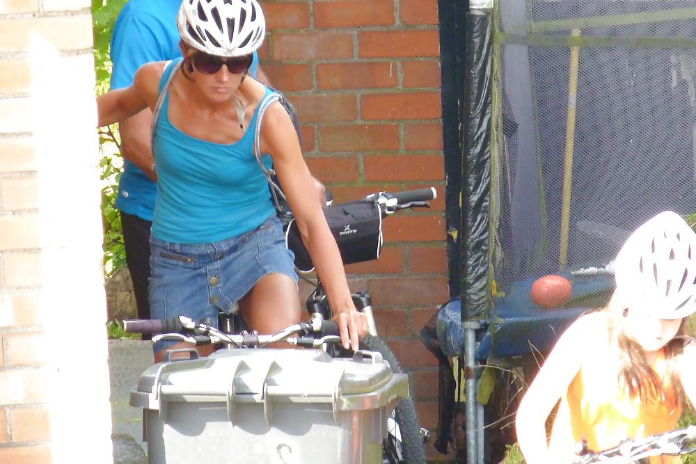 12P Neighbours voyeured 2