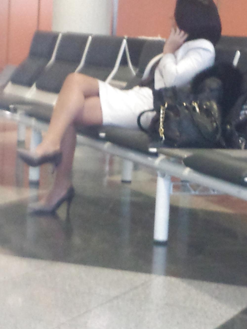 5P Sexy Legs voyeur