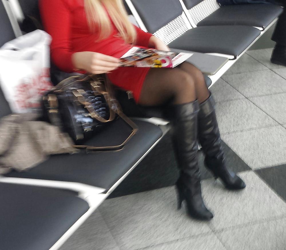 5P Sexy Legs voyeur