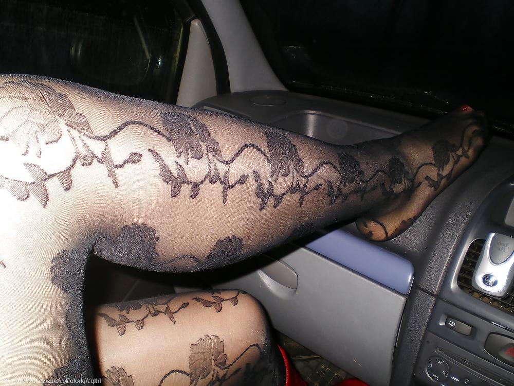 25P Upskirt in the car