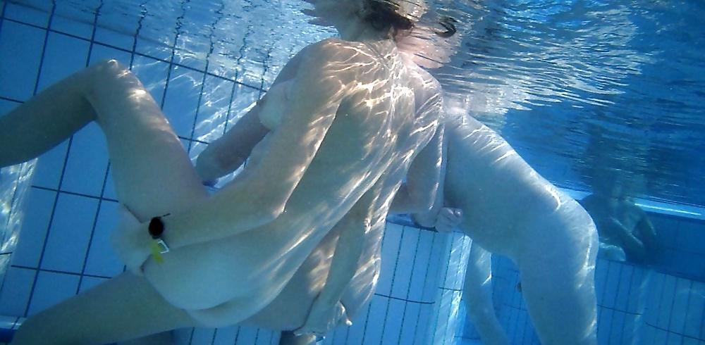 25P Spa Voyeur