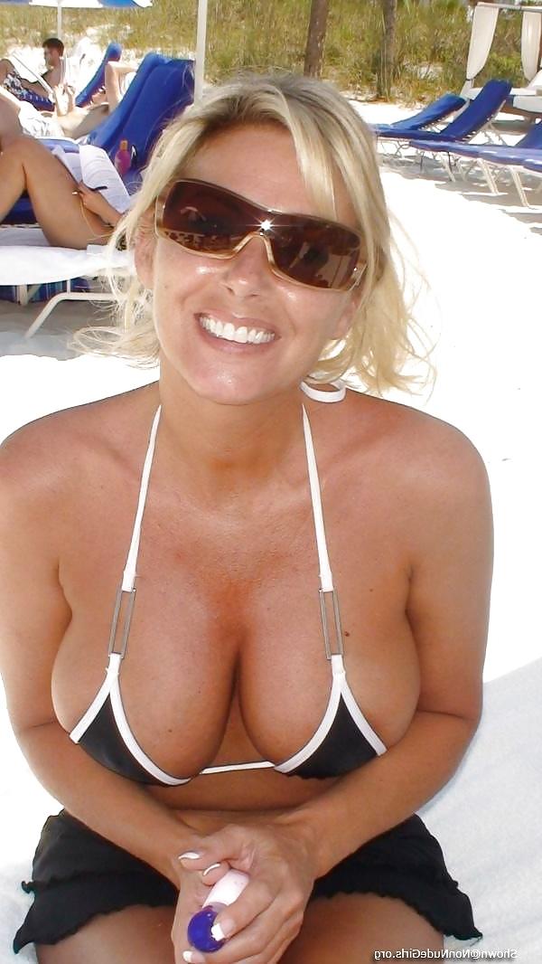25P PERFECT MILF TITS
