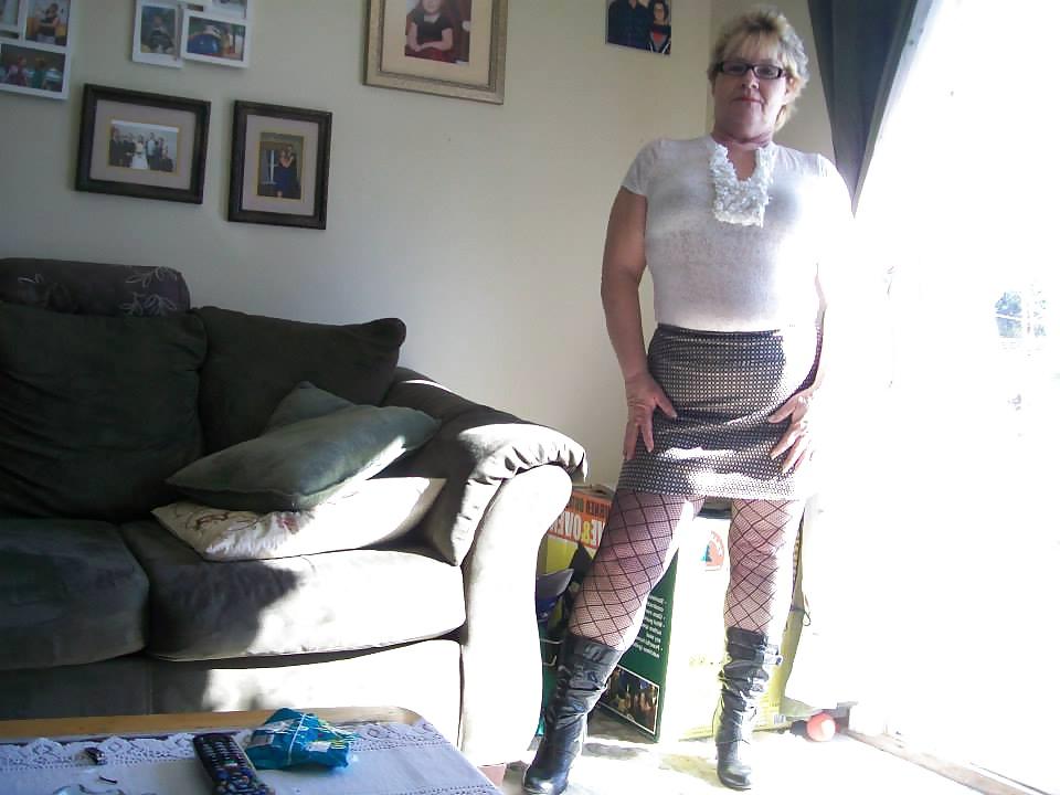 23P Beautiful Canadian Ladies