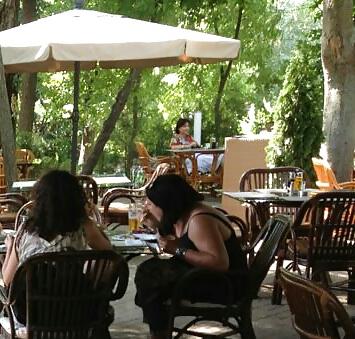 25P Spy old + young restaurant romanian