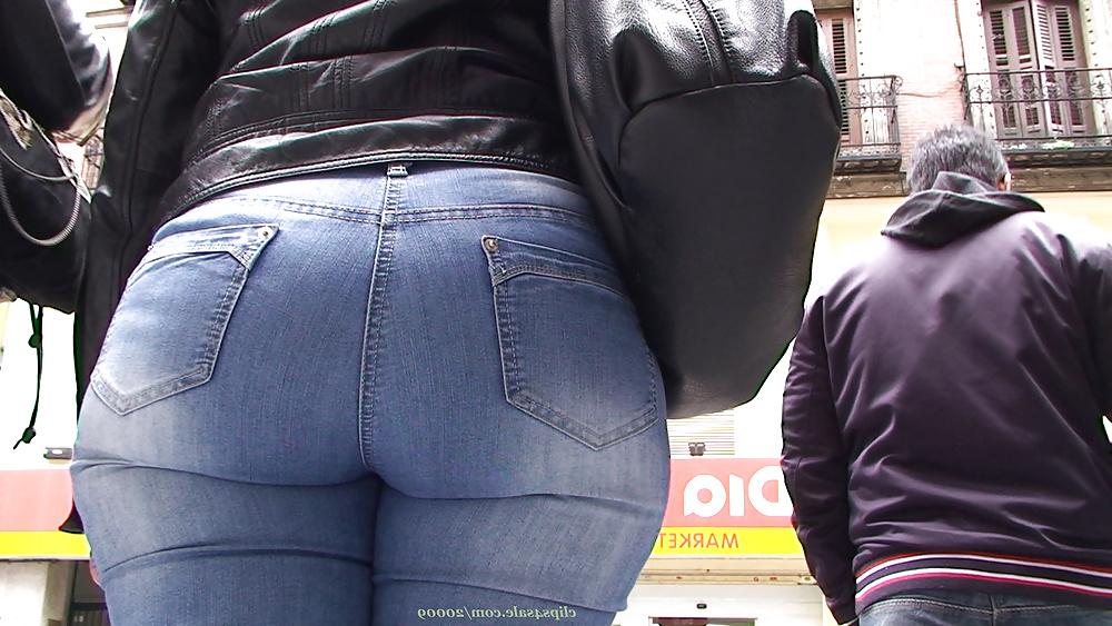 17P Spanish asses in tight jeans