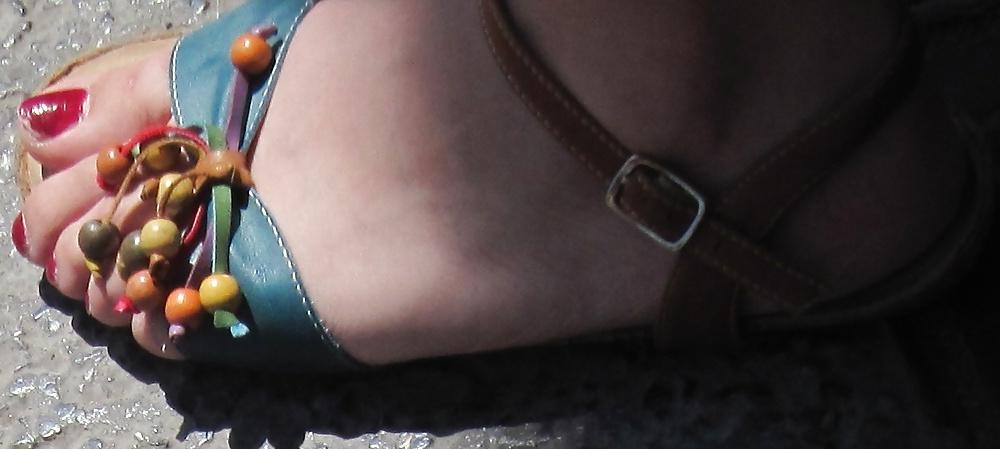 25P Candid street feet 3