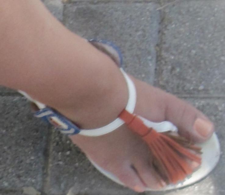 25P Candid street feet 3