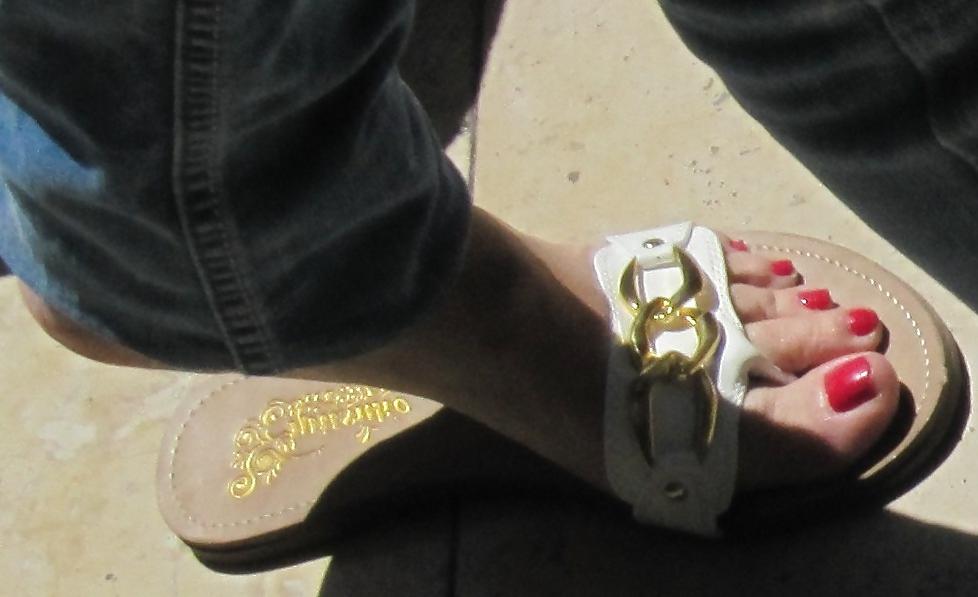 25P Candid street feet 3