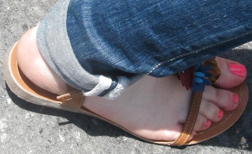 25P Candid street feet 3
