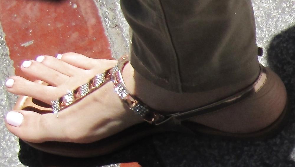 25P Candid street feet 3