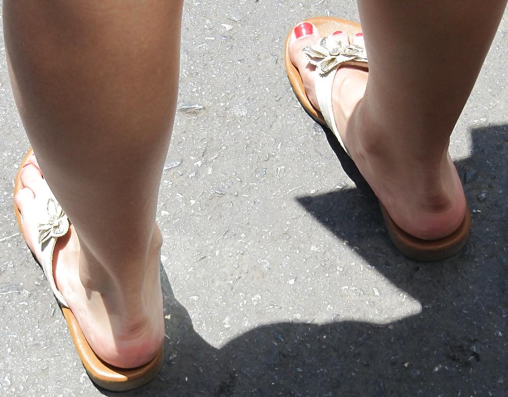 25P Candid street feet 3