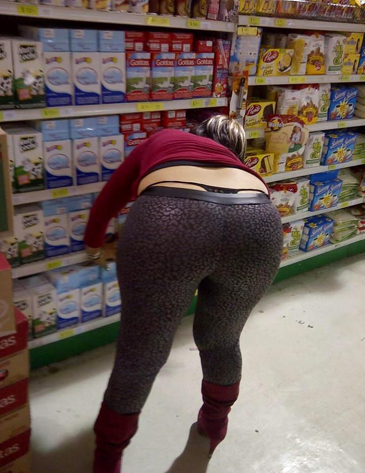 24P Thongs on Show 2