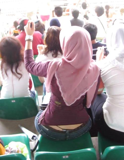 24P Thongs on Show 2