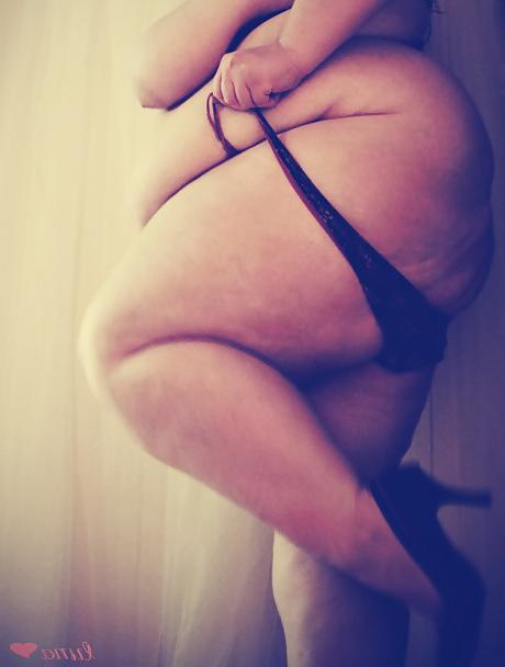 22P BELLY QUEENZ
