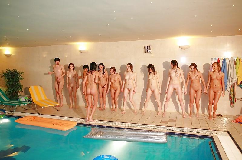 25P Ten Girls and One F'ing Lucky Git