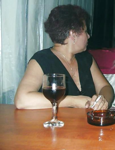 25P Spy restaurant old + young romanian