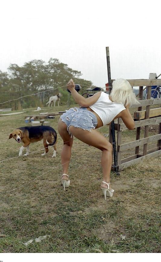 20P Country babe