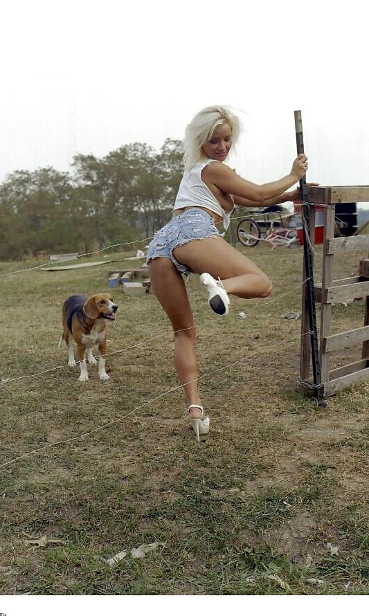 20P Country babe