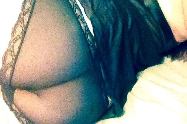 25P Shy Busty Woman