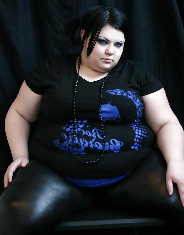 25P Makes me cum part 4: belly, muffin top, thick