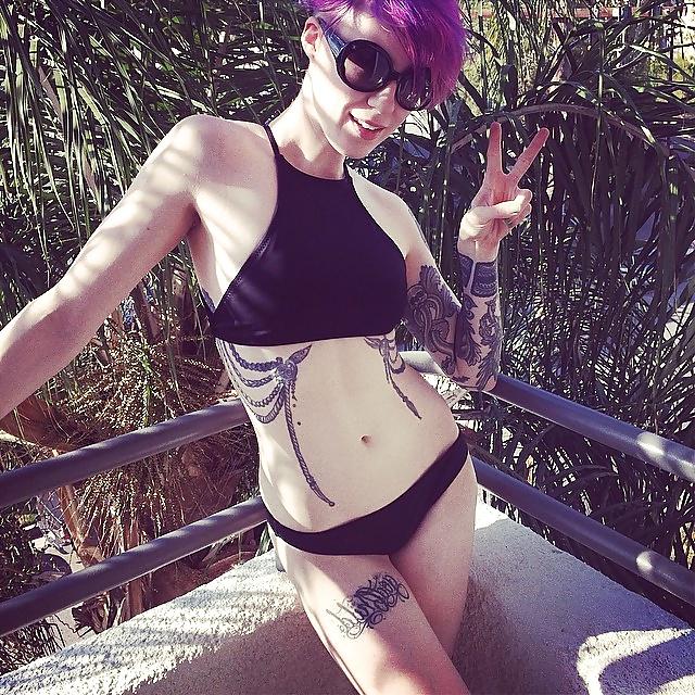 25P Let's Jerk Off Over ... Comicbookgirl19 