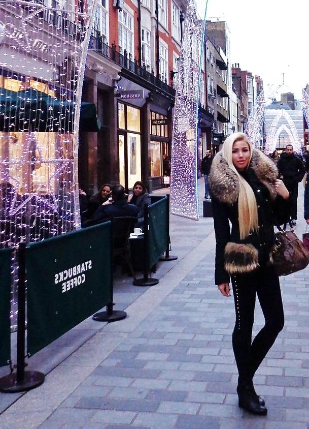 18P Girls in fur