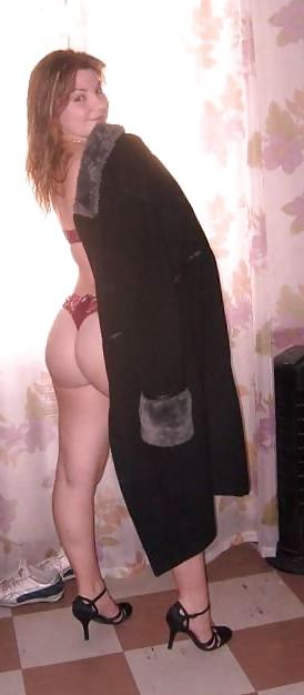 20P Cute Cougar Dressed And Nude