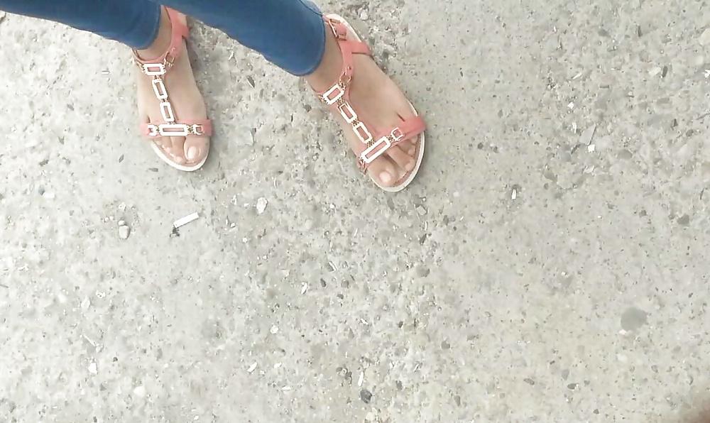 22P Spy old + young feet and legs romanian