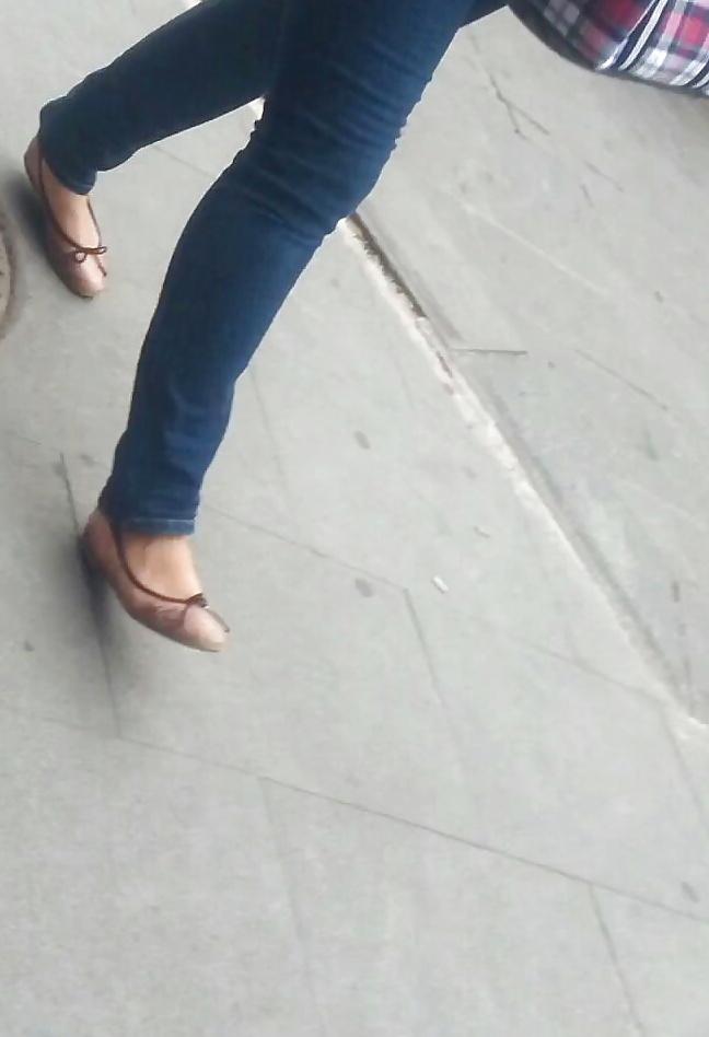 22P Spy old + young feet and legs romanian