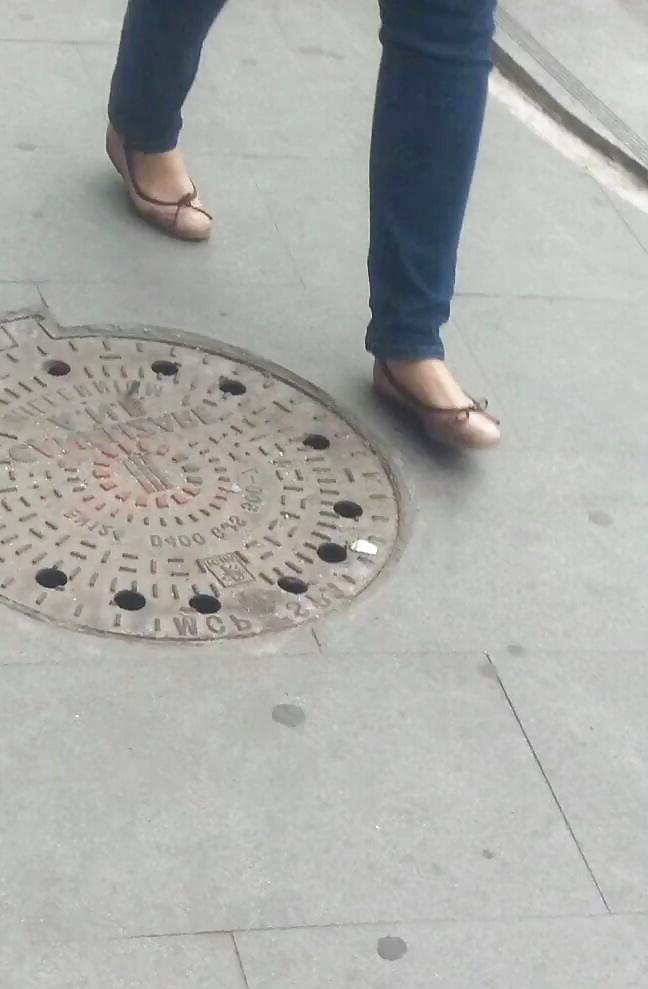 22P Spy old + young feet and legs romanian