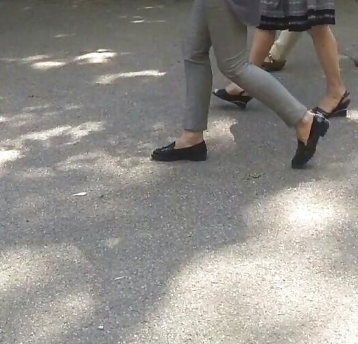 22P Spy old + young feet and legs romanian