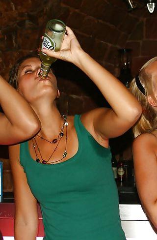25P Sweaty girls 