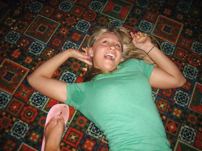 25P Sweaty girls 