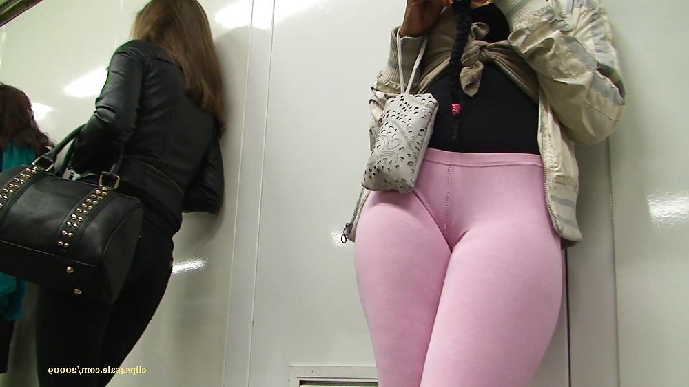 25P Spanish pink leggins camel toe