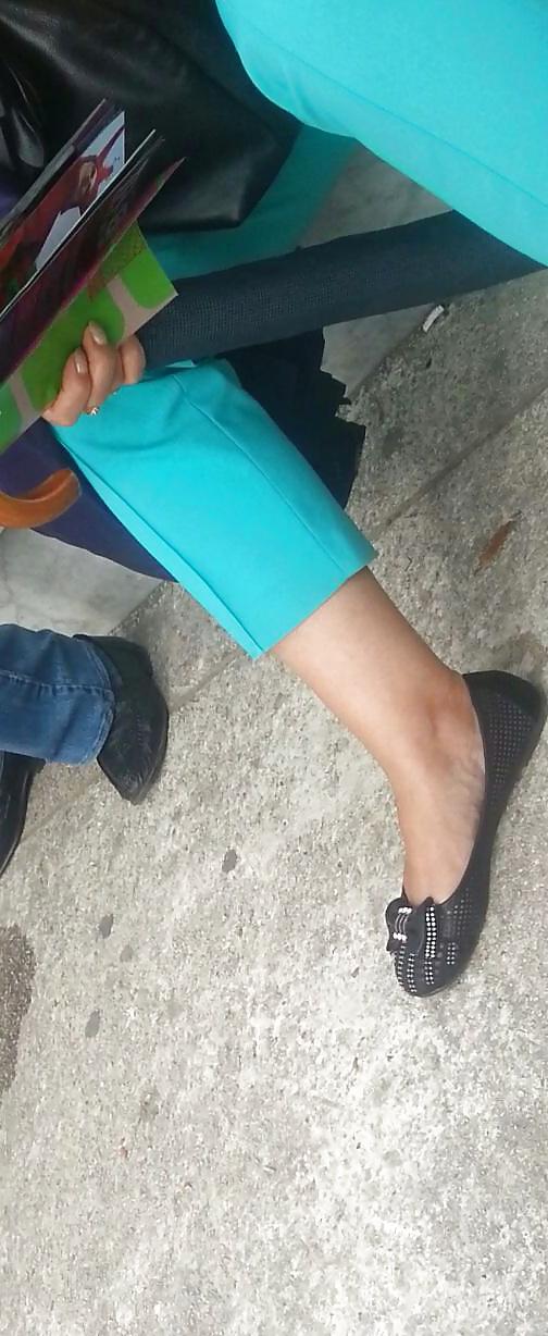 20P Spy old + young feet and legs romanian