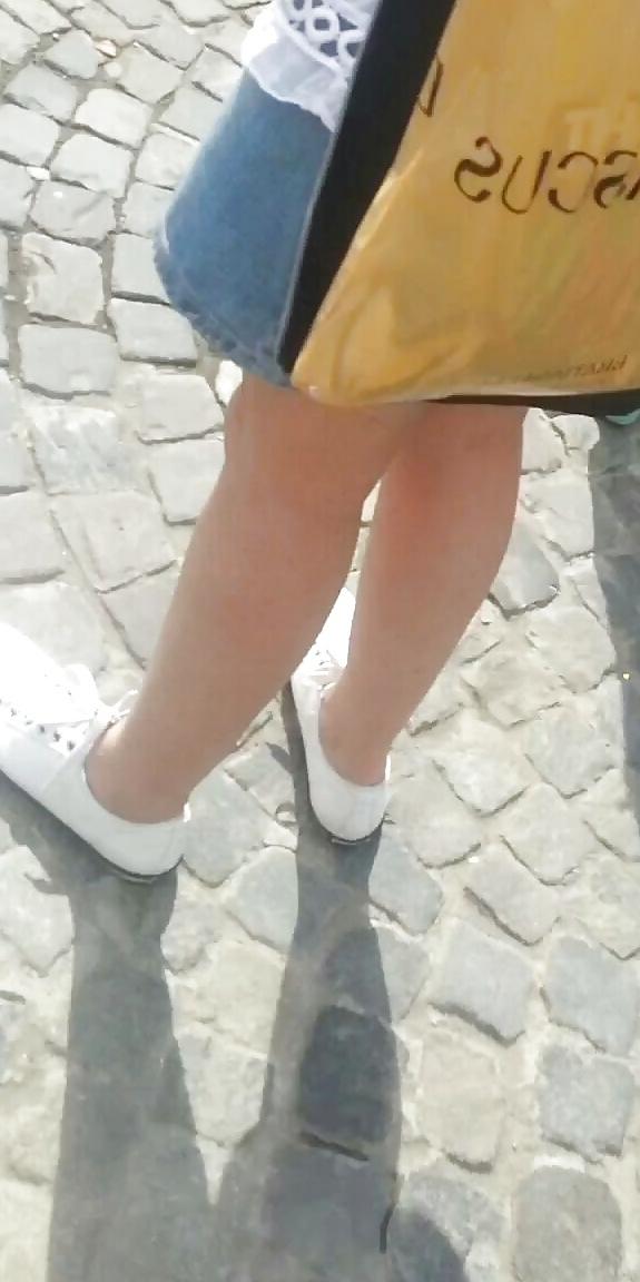 20P Spy old + young feet and legs romanian
