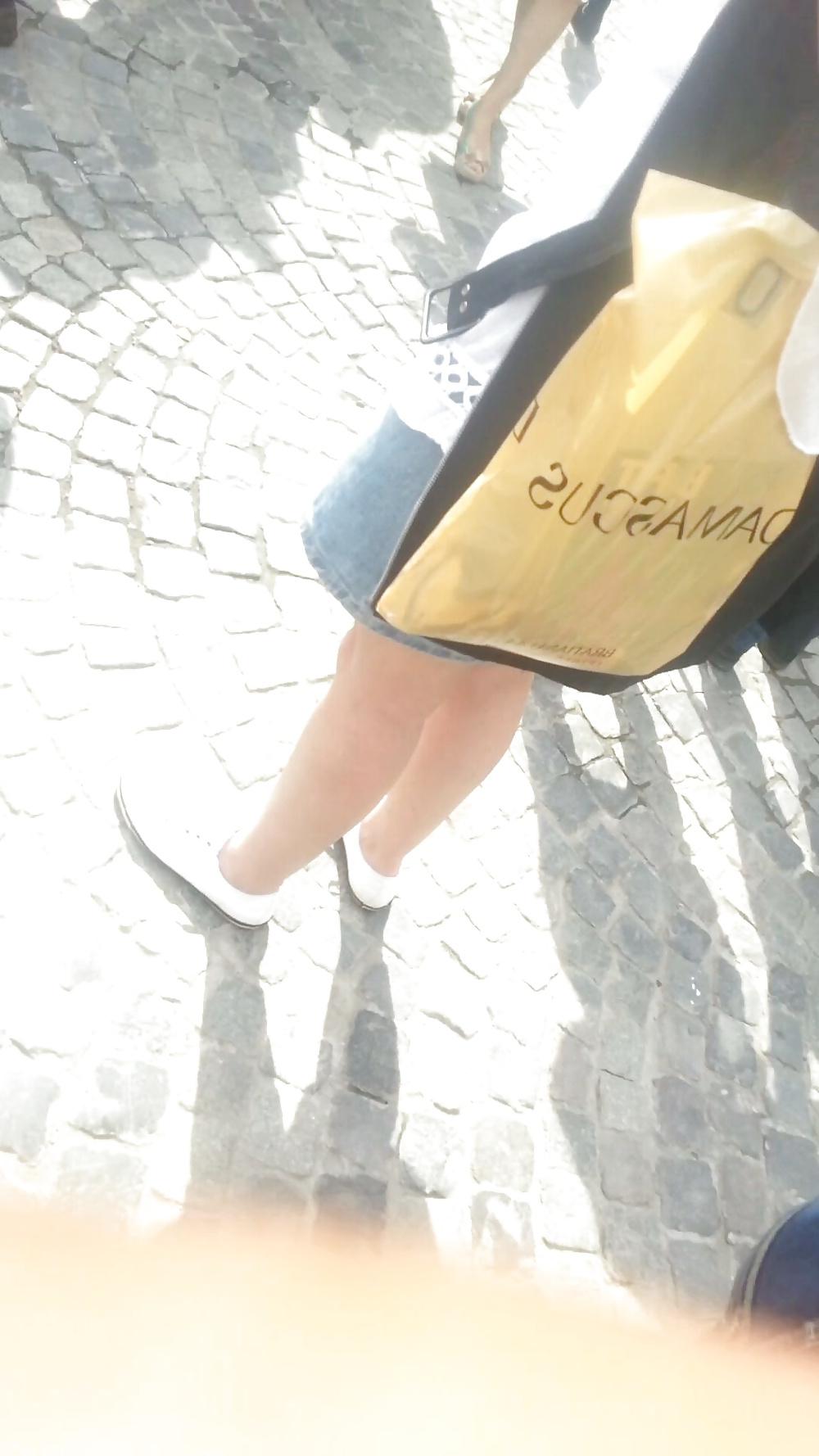 20P Spy old + young feet and legs romanian