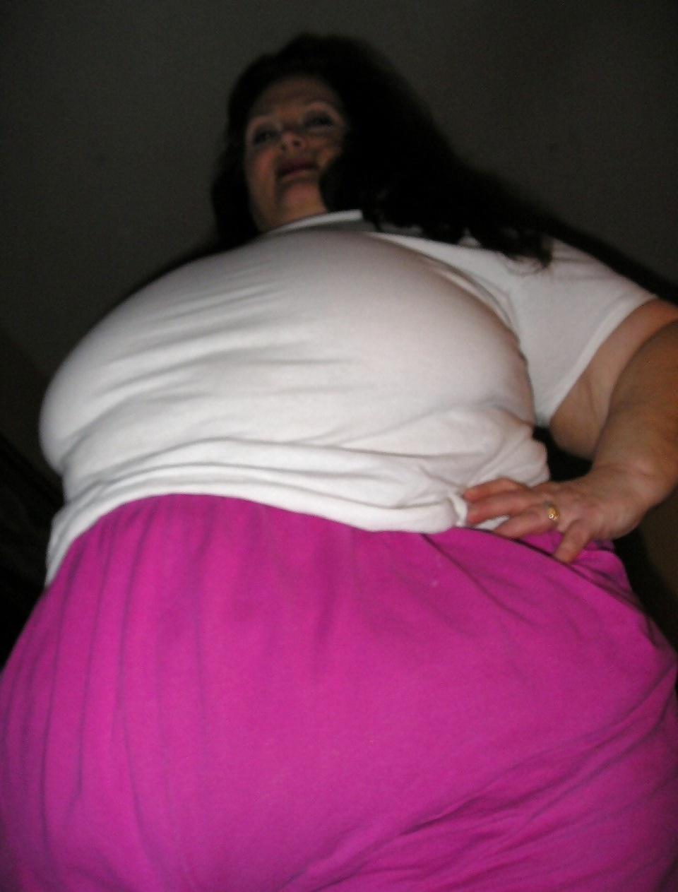 25P Fabulous SSBBW! (Pink Shorts)