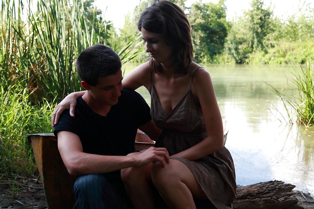 20P Who seduce who - lusty couple in nature