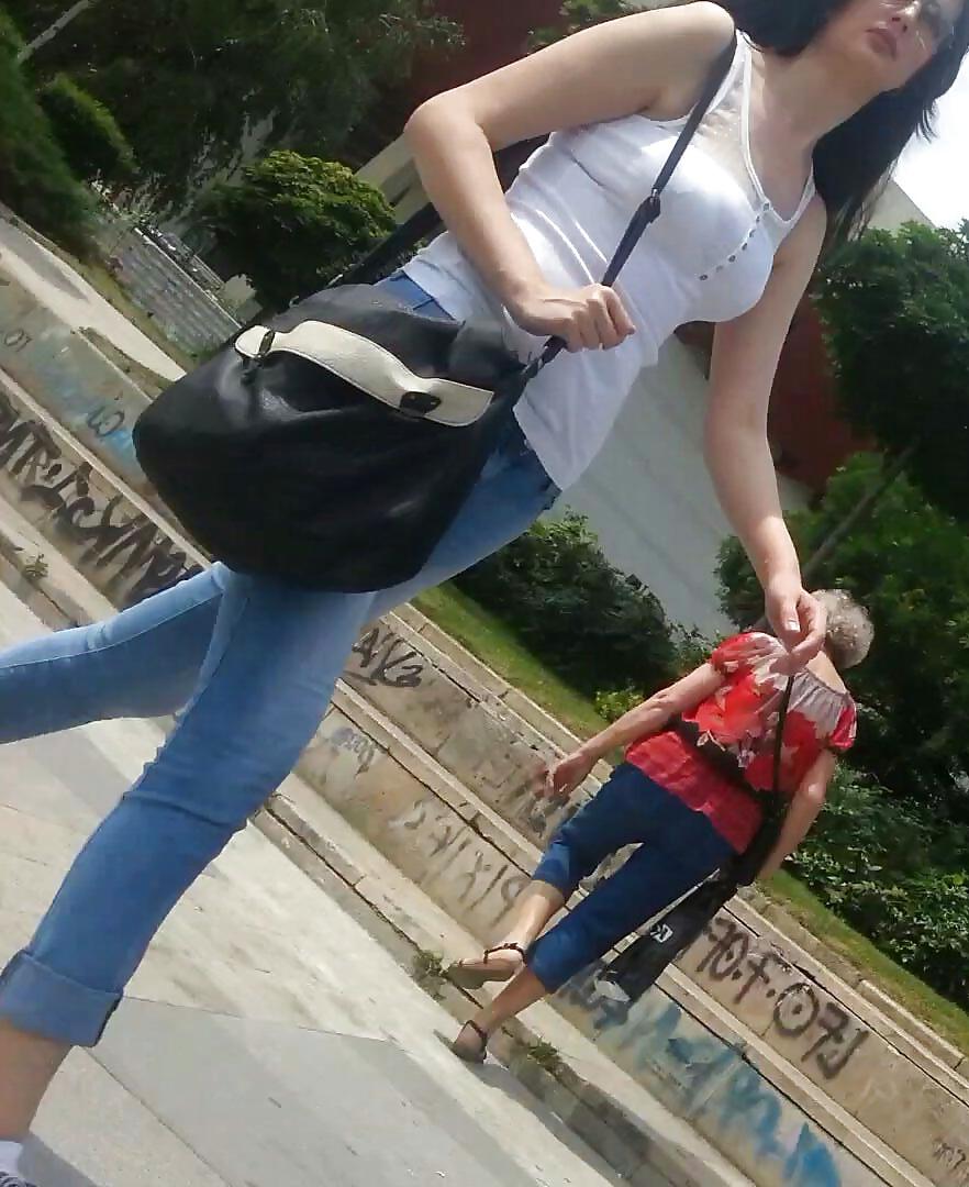 25P Spy old + young sexy bust romanian