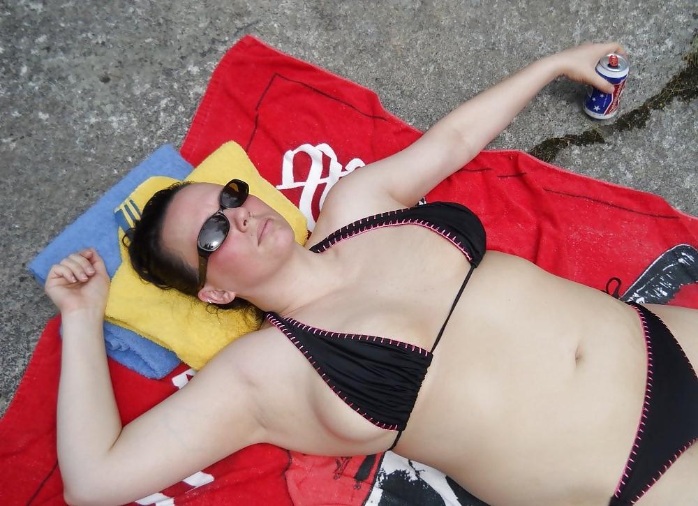 4P Loves to show her body