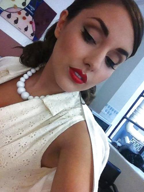 25P Jaime Laycock - the perfect facebool-selfshot amateur hottie