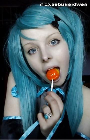 24P Katie 92 show her body