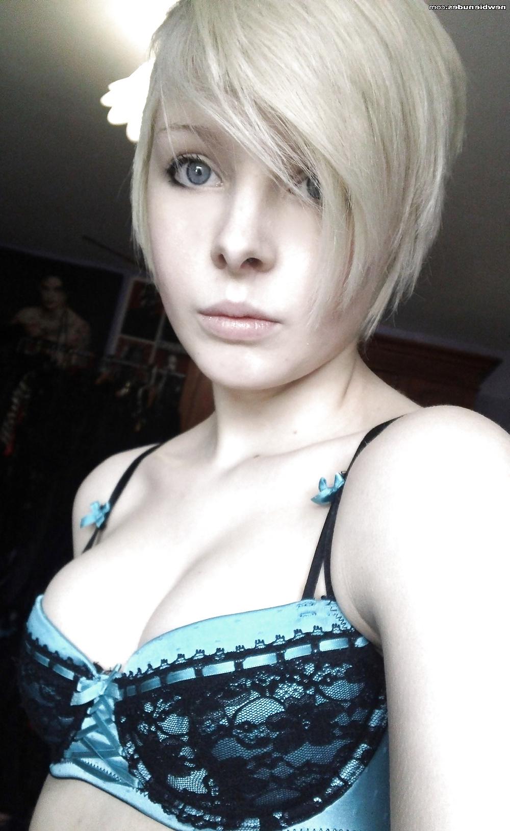 24P Katie 92 show her body