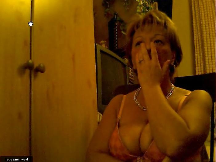 12P Mature hungarian cam