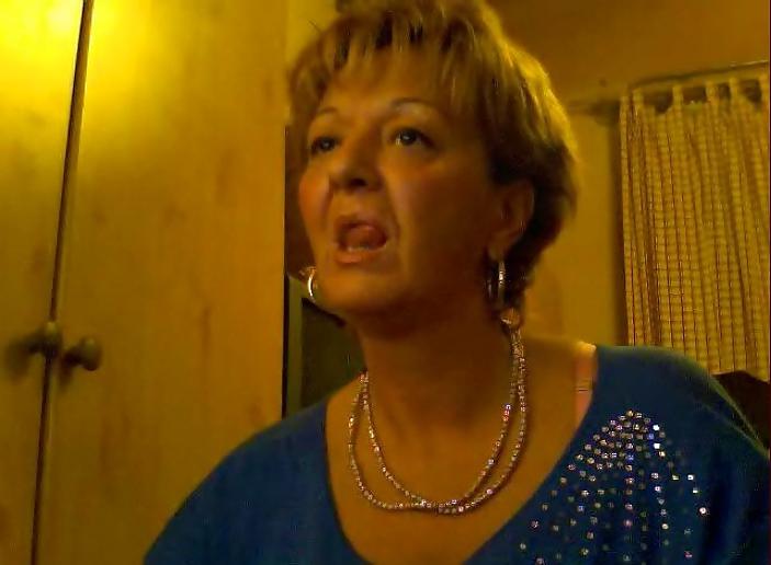 12P Mature hungarian cam