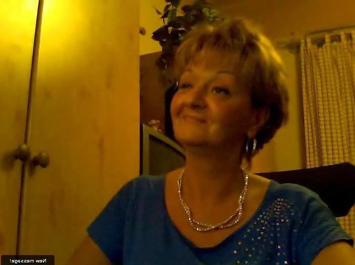 12P Mature hungarian cam